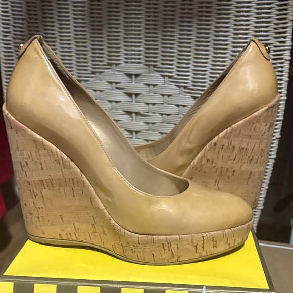 Stuart Weitzman Beige Cork Wedge Shoes - Picture 5 of 6